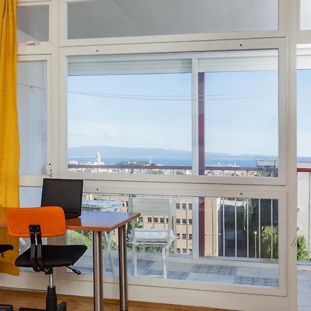 Apartment Kineski Zid Split