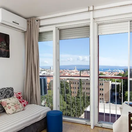 Apartment Kineski Zid Split